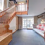 5 Bed In Oc-gl008 Grasmere