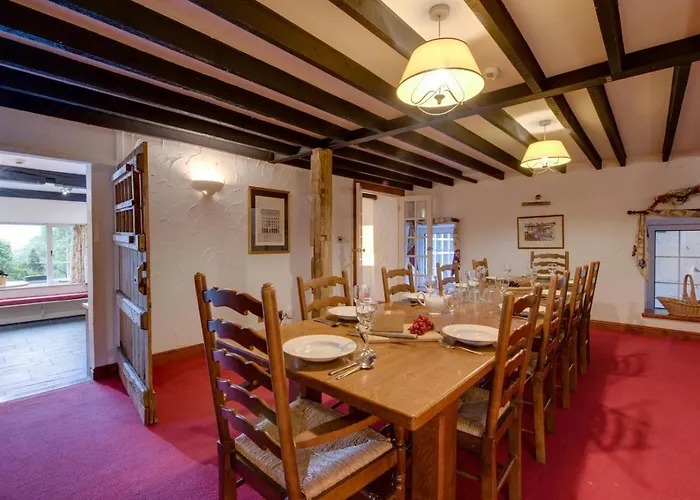 5 Bed In Oc-gl008 Holiday home