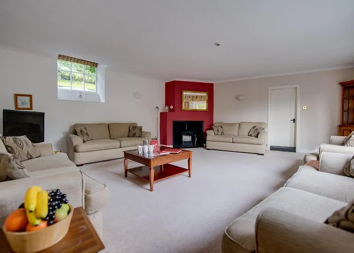 5 Bed In Oc-gl008 Holiday home